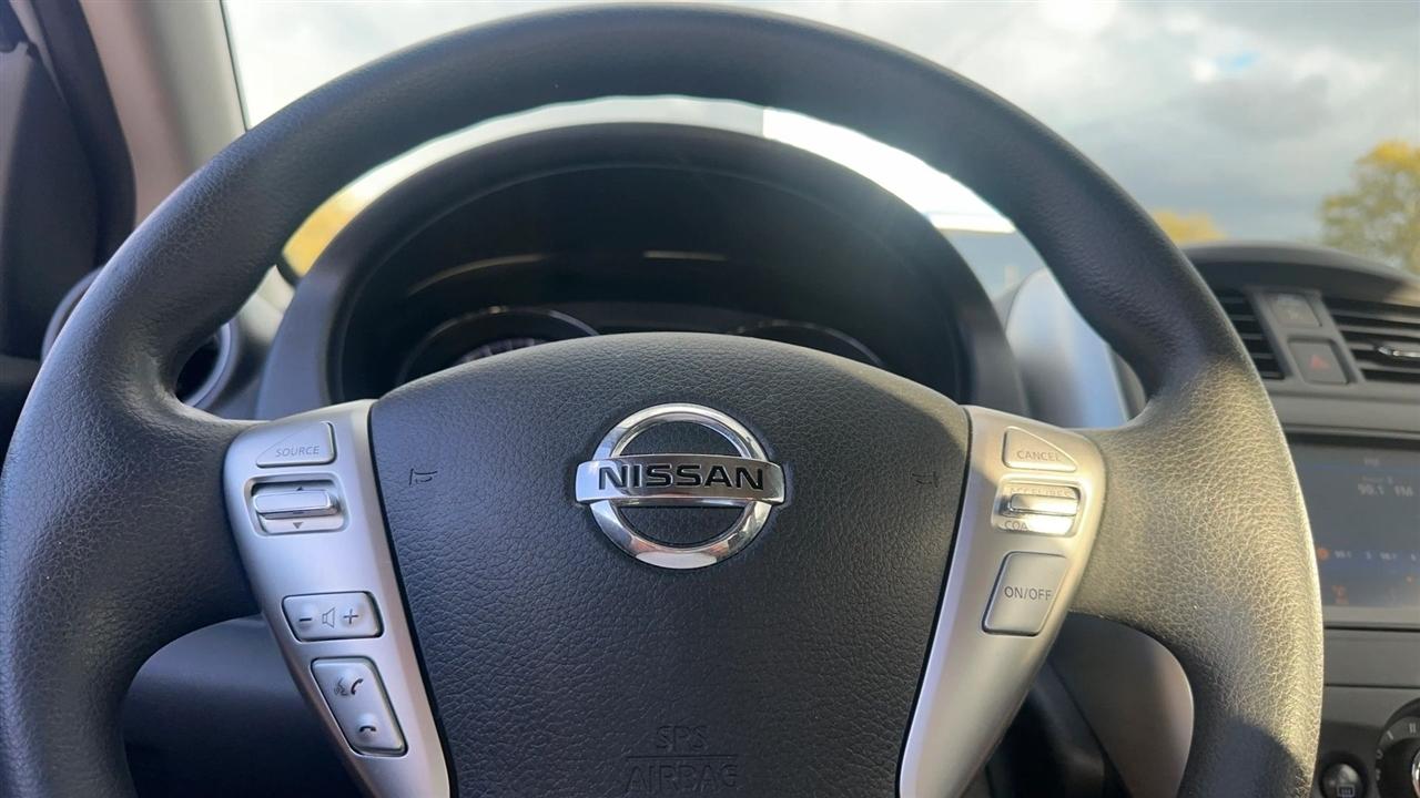 Nissan Versa Sedan SV CVT 2019