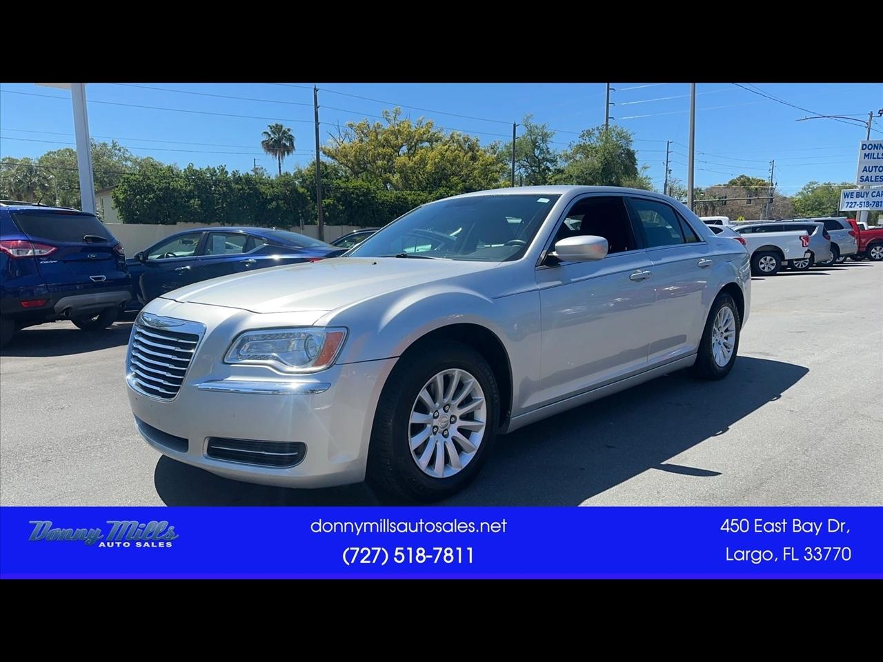 2012 Chrysler 300 4dr Sdn V6 RWD