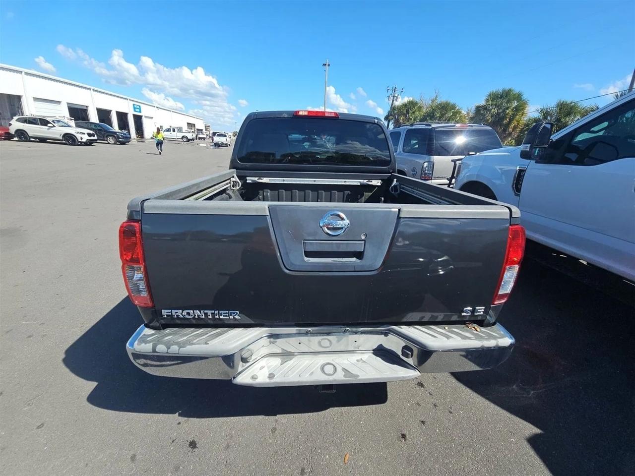 Nissan Frontier 2WD Crew Cab SWB Auto SE 2010