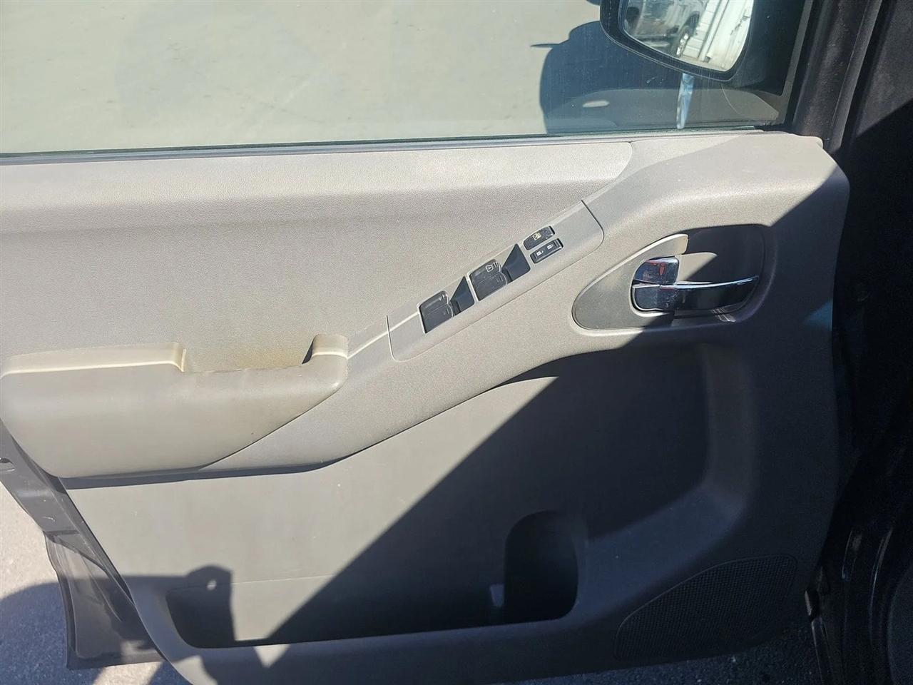 Nissan Frontier 2WD Crew Cab SWB Auto SE 2010