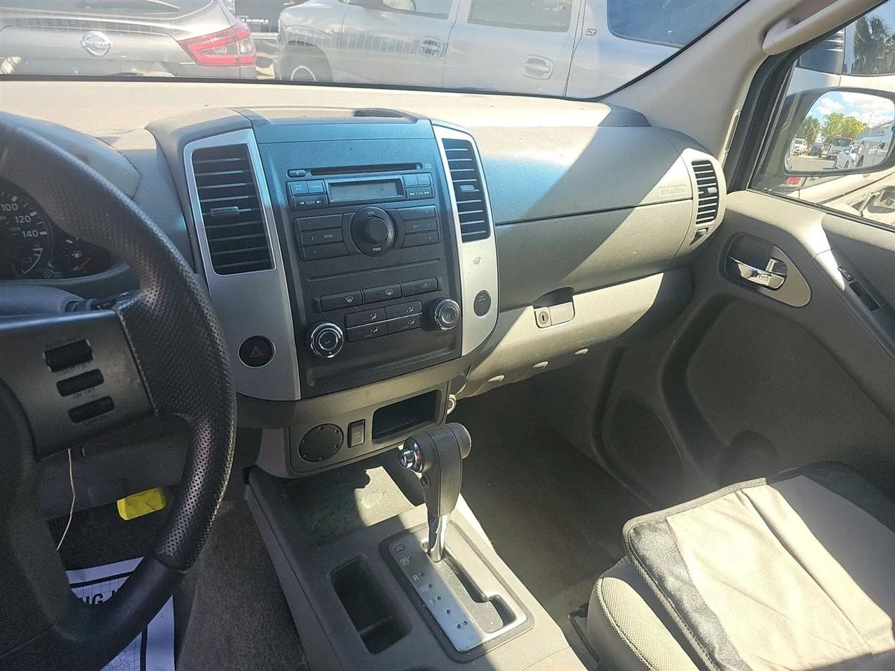 Nissan Frontier 2WD Crew Cab SWB Auto SE 2010