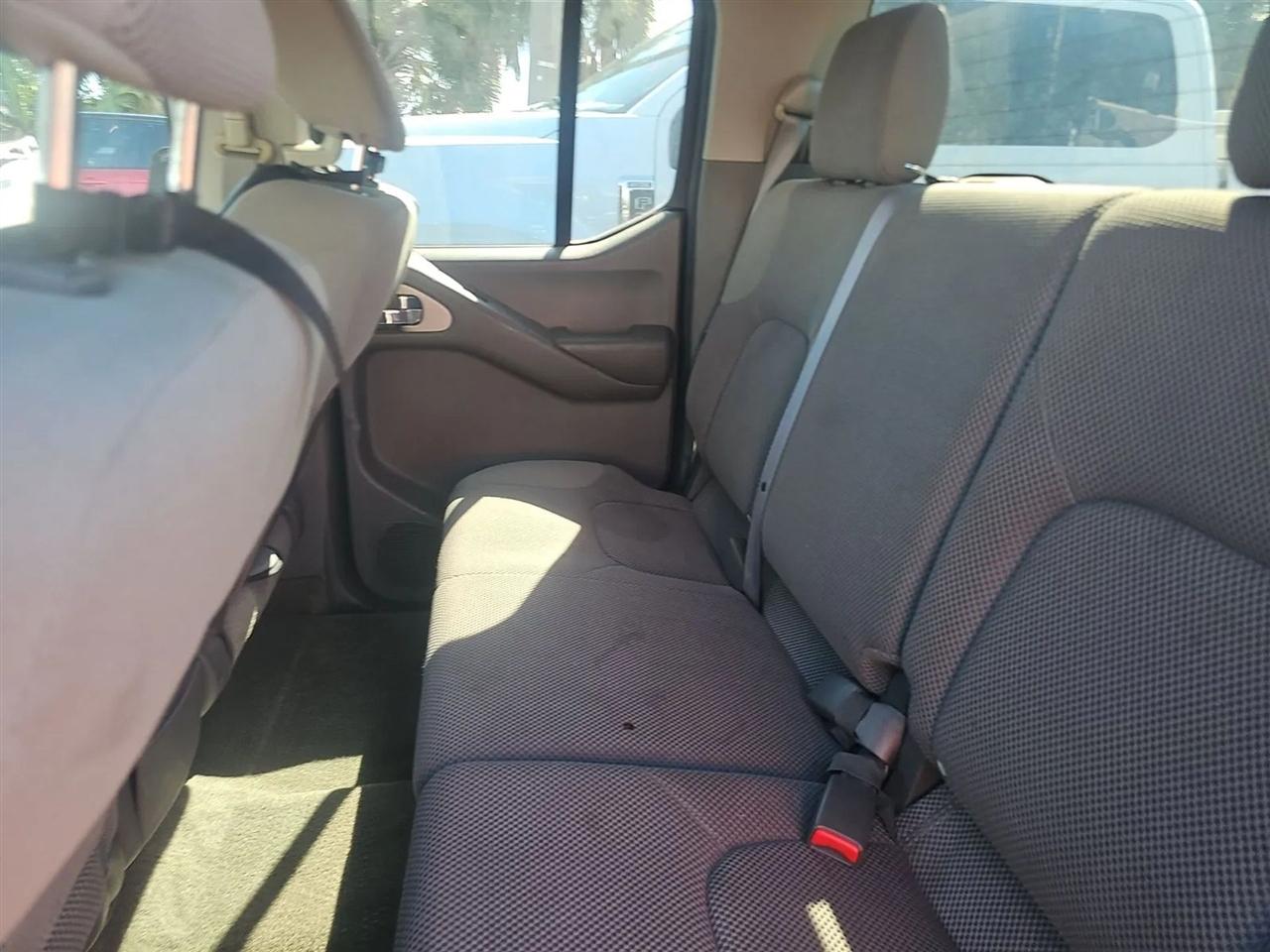 Nissan Frontier 2WD Crew Cab SWB Auto SE 2010