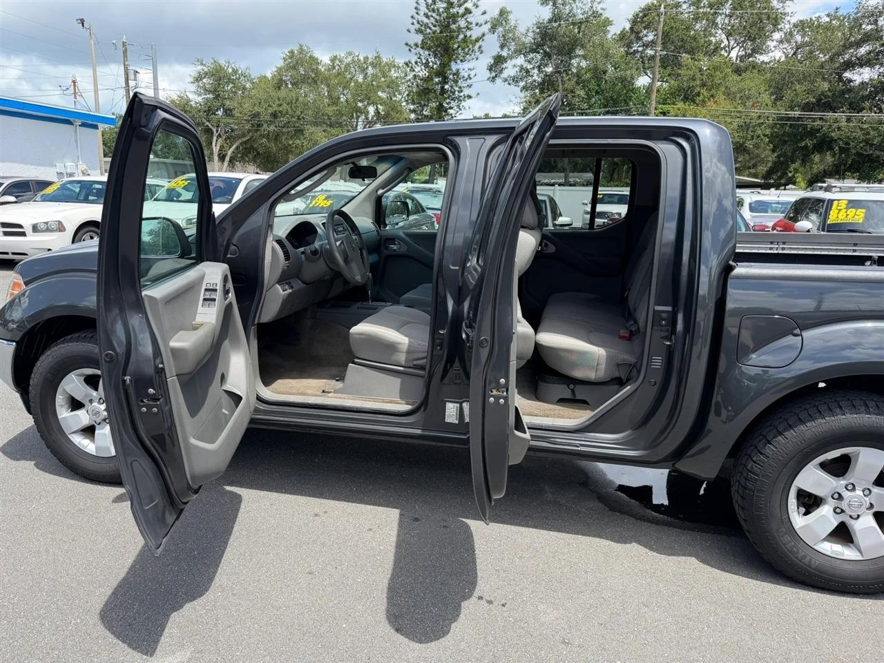 Nissan Frontier  2010