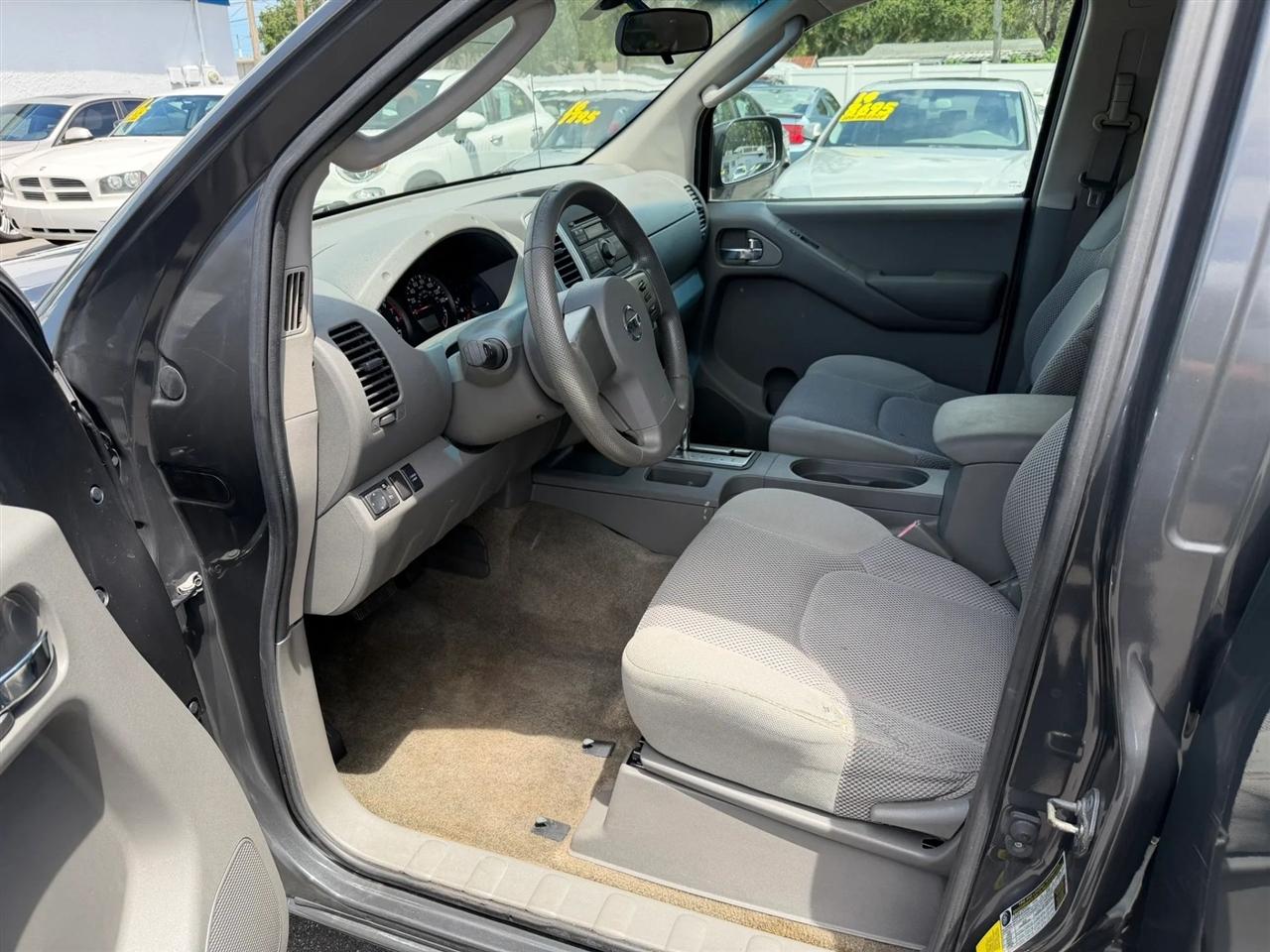 Nissan Frontier  2010