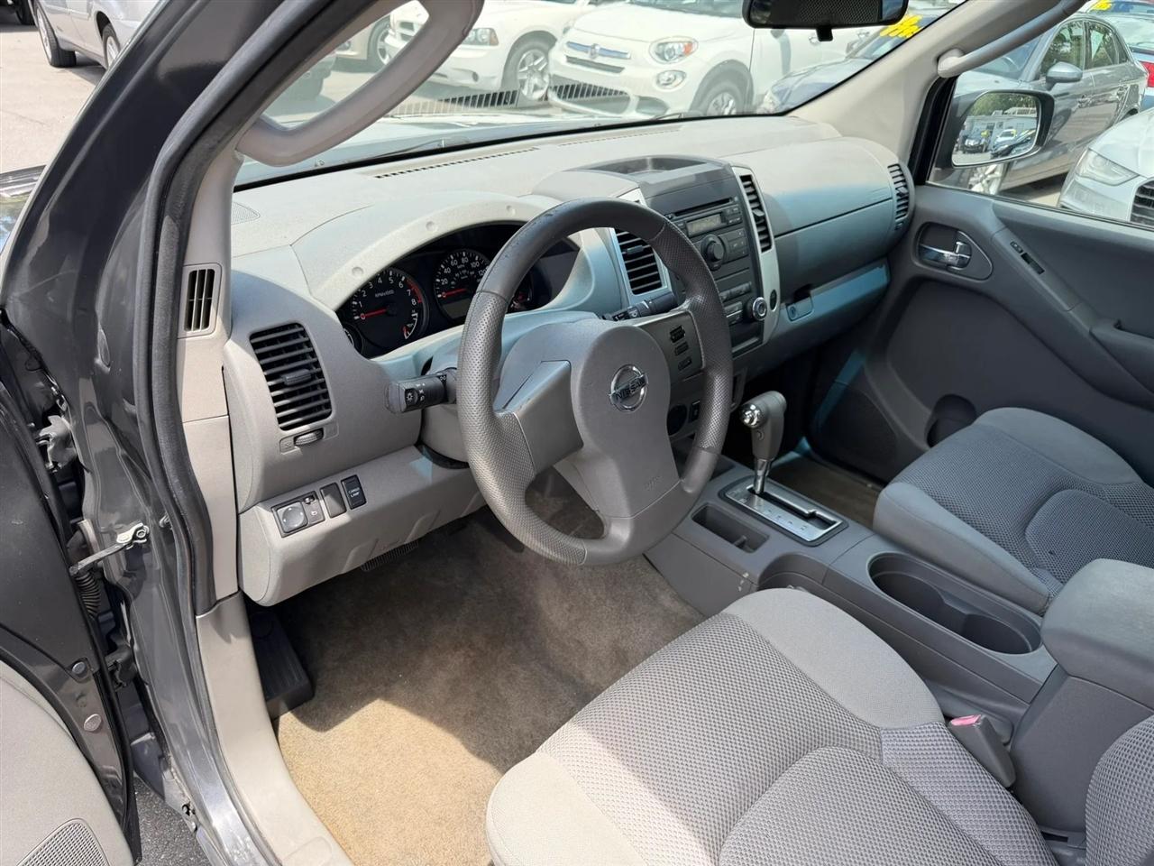 Nissan Frontier  2010