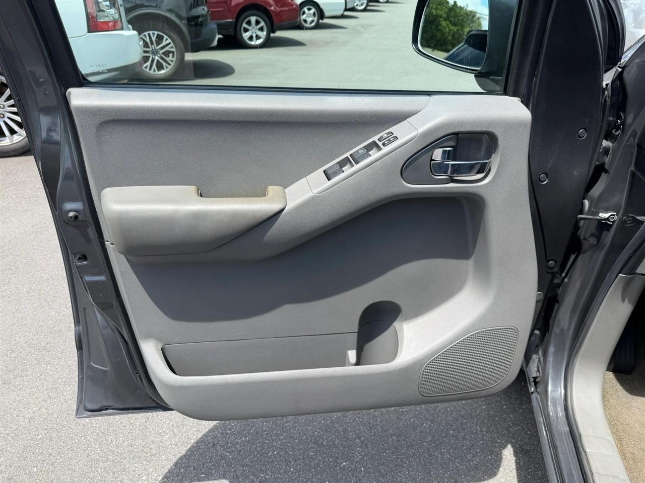 Nissan Frontier  2010