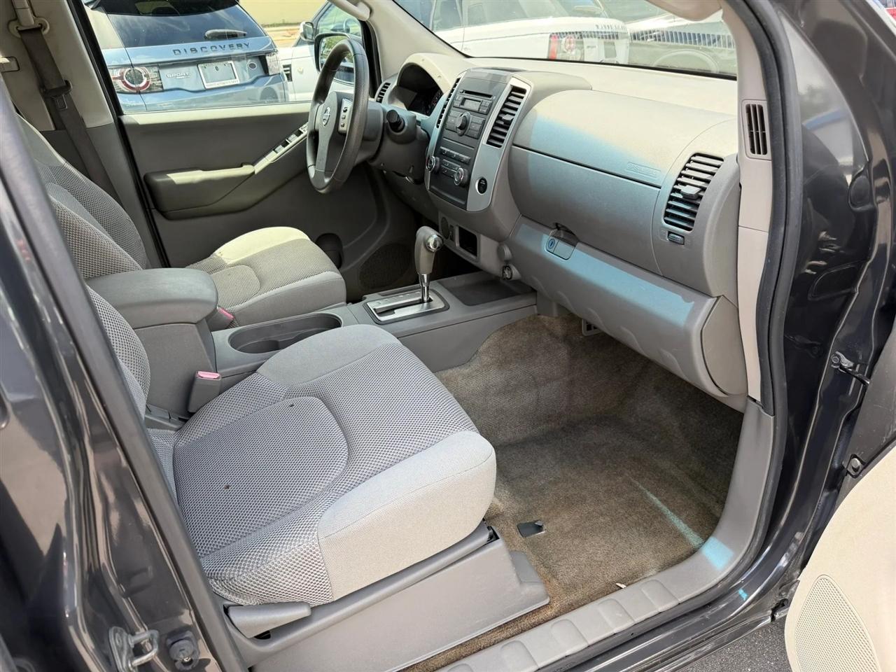Nissan Frontier  2010