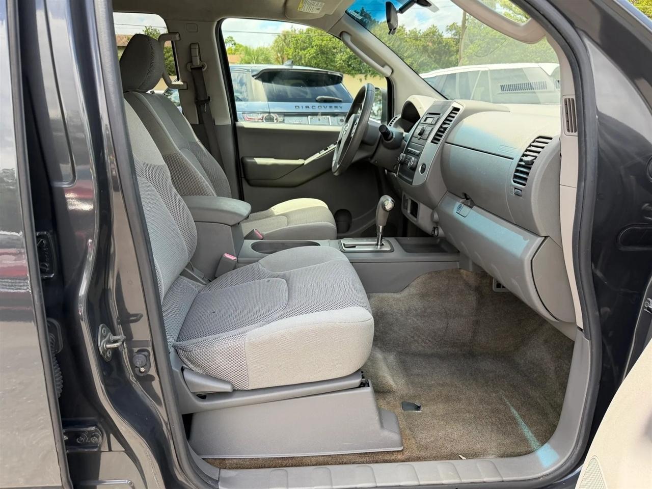 Nissan Frontier  2010