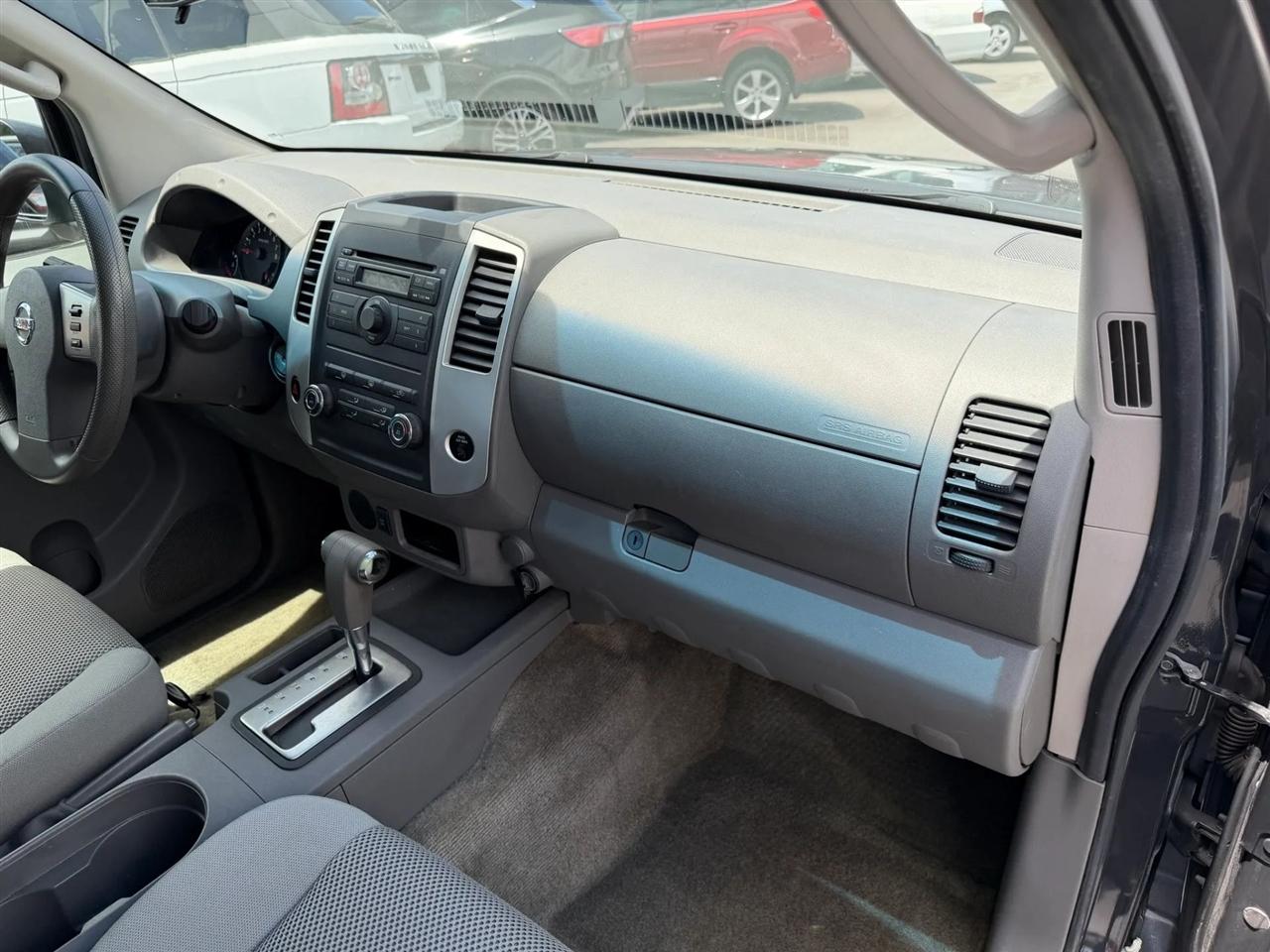 Nissan Frontier  2010