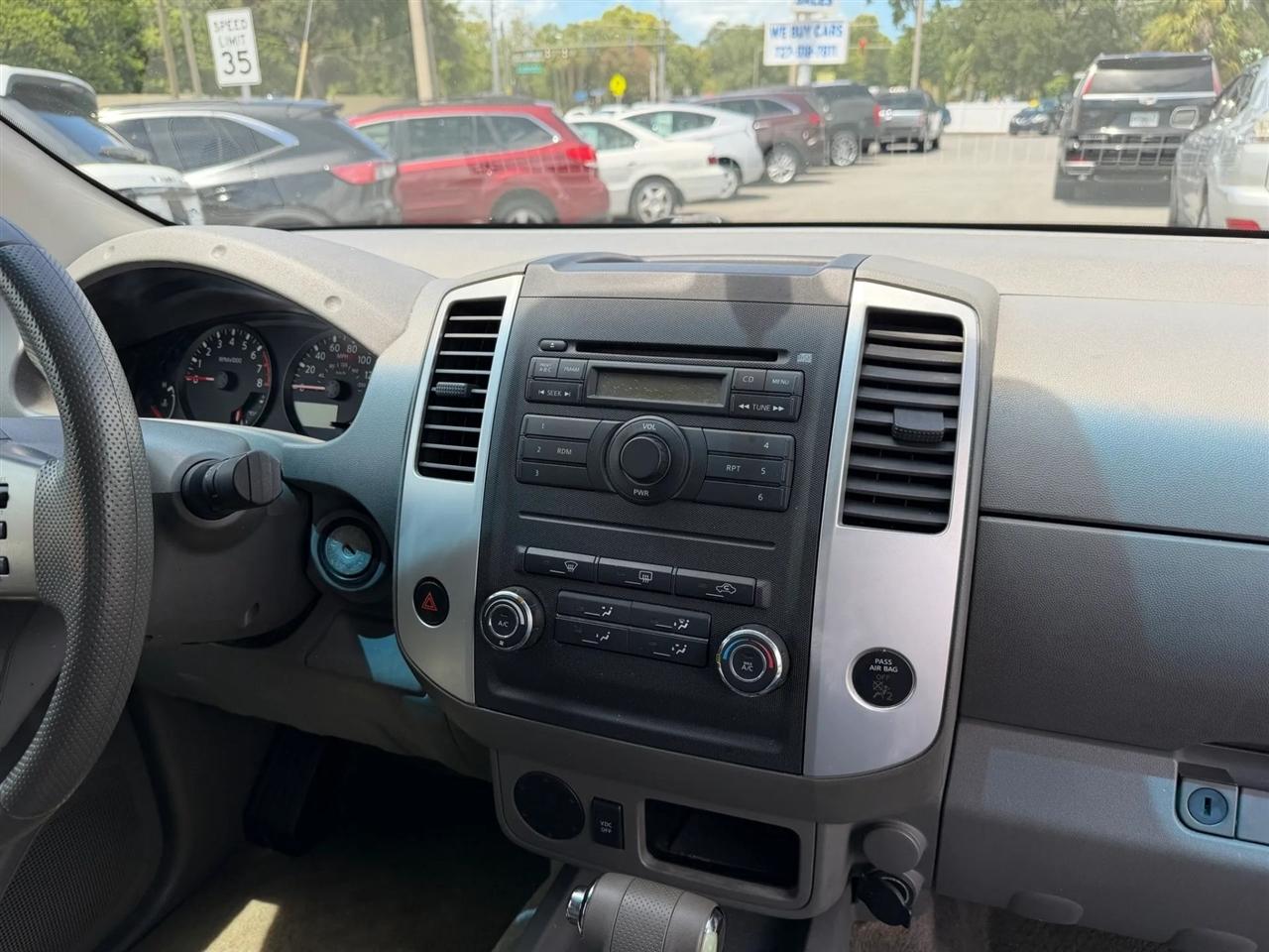 Nissan Frontier  2010