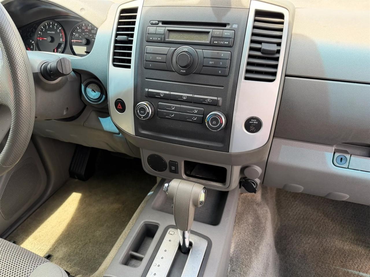 Nissan Frontier  2010