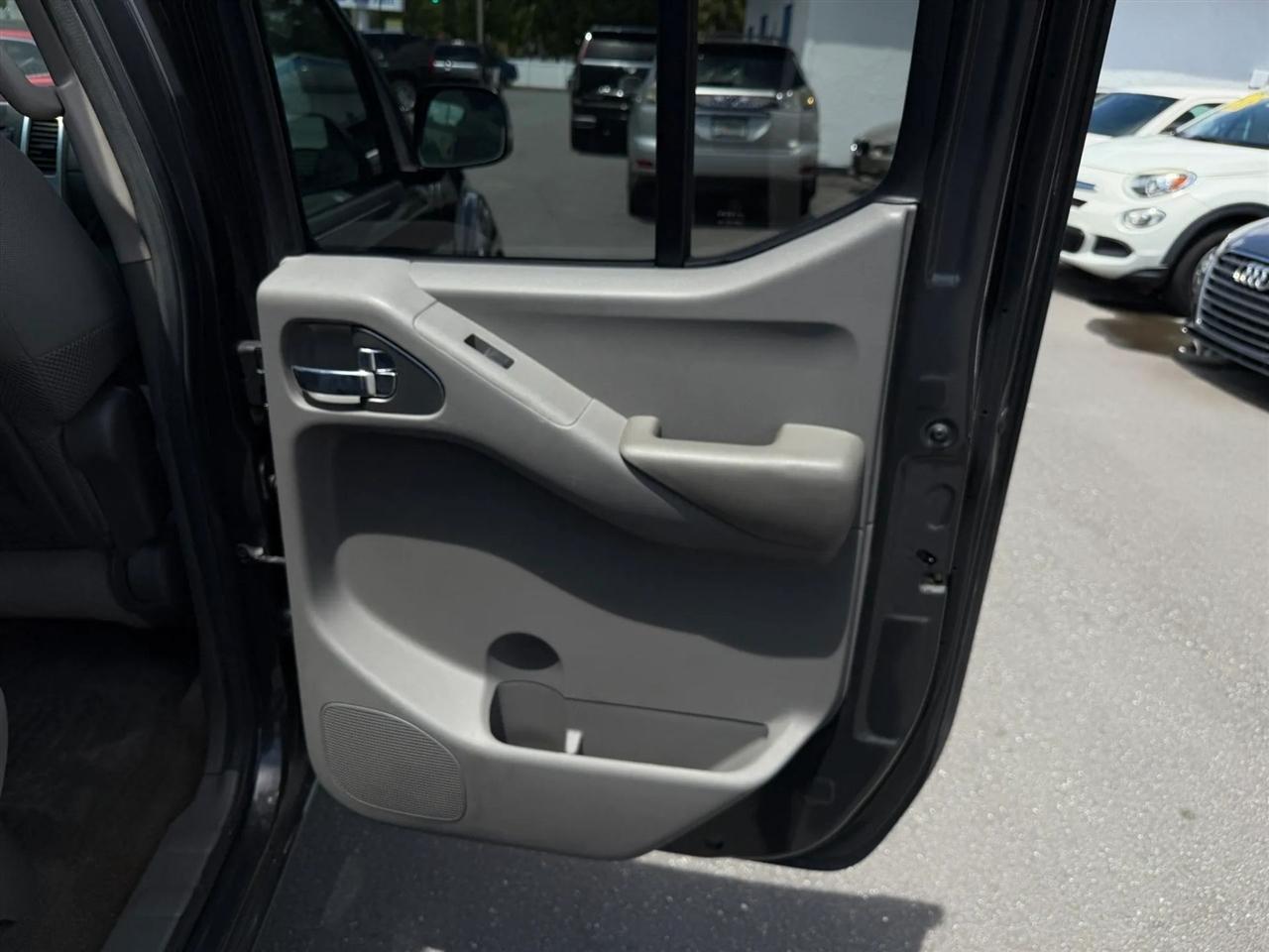 Nissan Frontier  2010