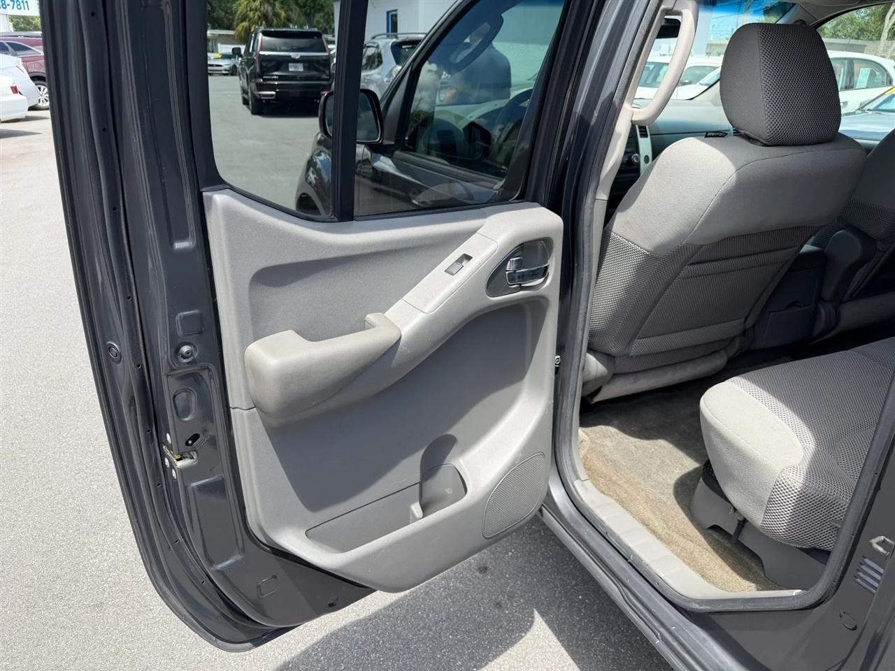 Nissan Frontier  2010