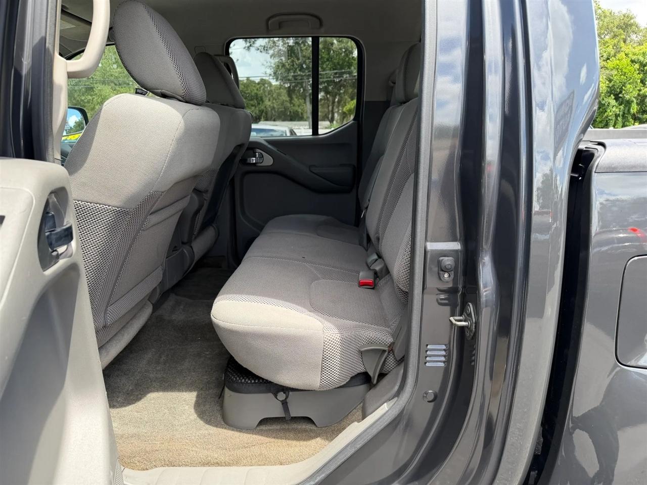 Nissan Frontier  2010