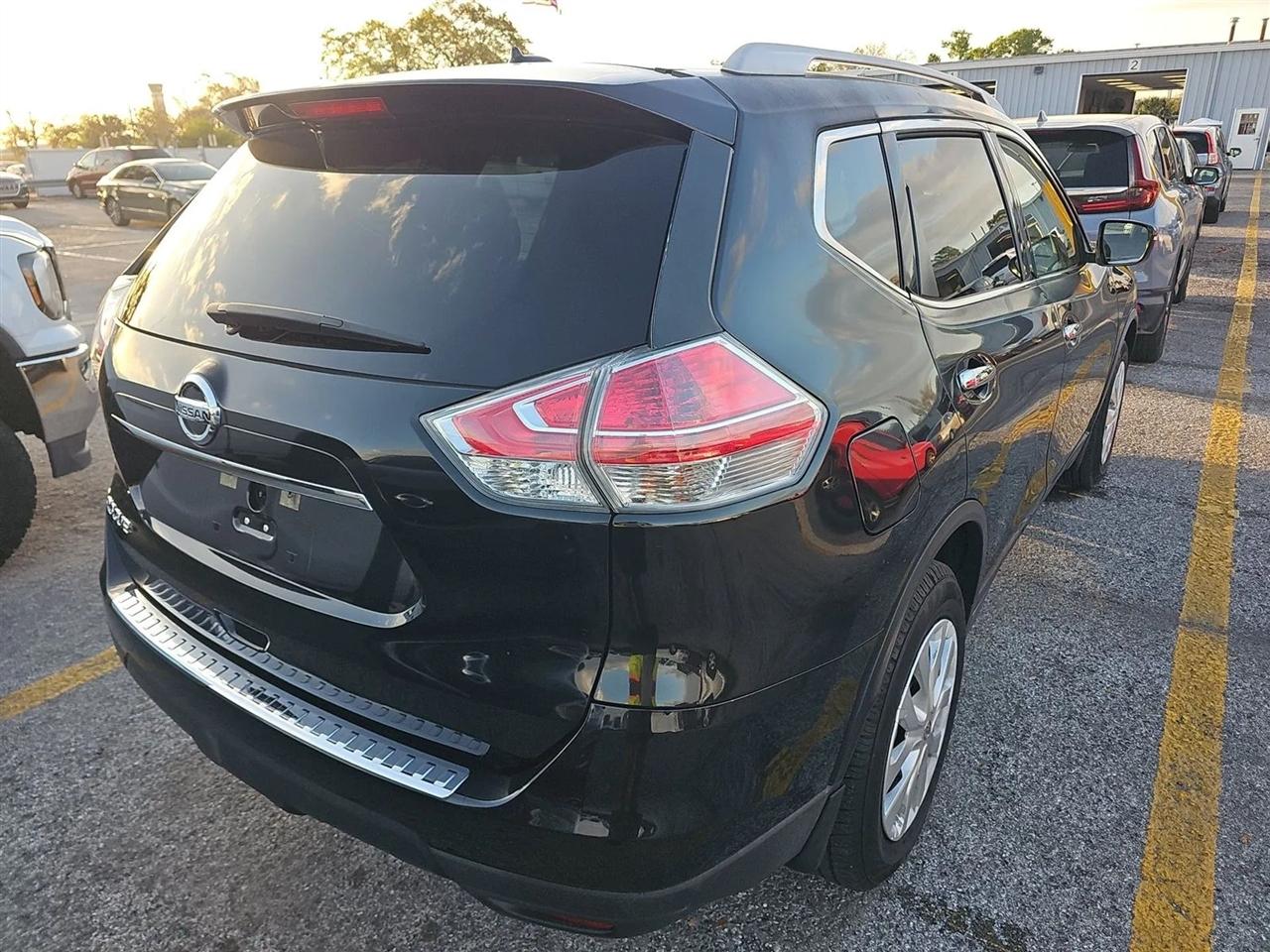 Nissan Rogue FWD 4dr S 2016