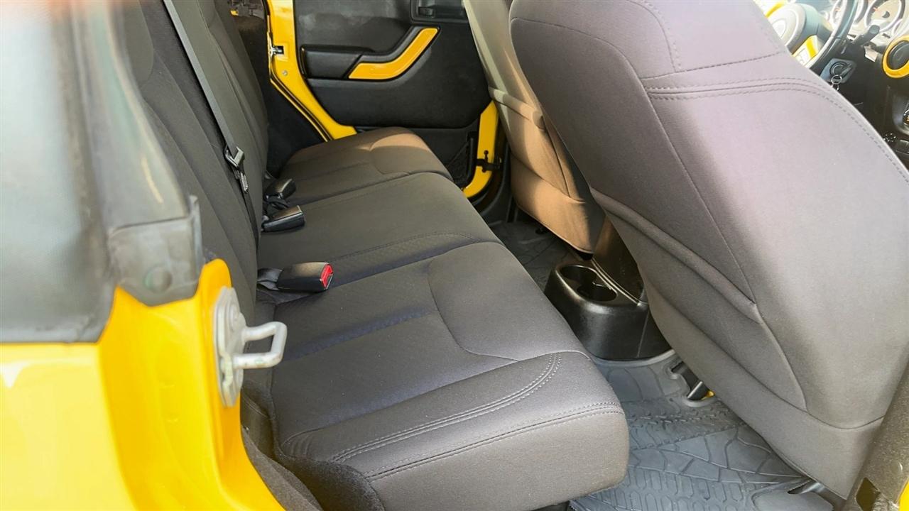 Jeep Wrangler Unlimited 4WD 4dr Sport 2015