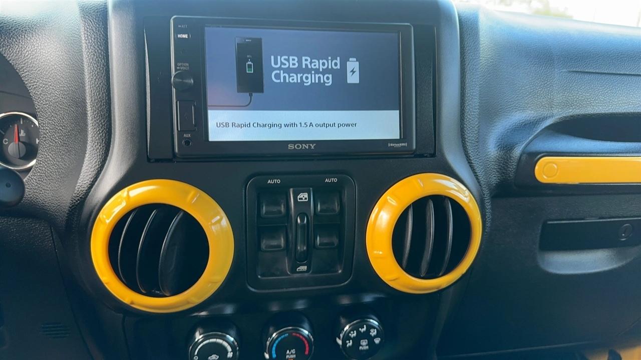 Jeep Wrangler Unlimited 4WD 4dr Sport 2015