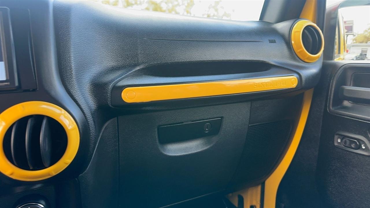 Jeep Wrangler Unlimited 4WD 4dr Sport 2015