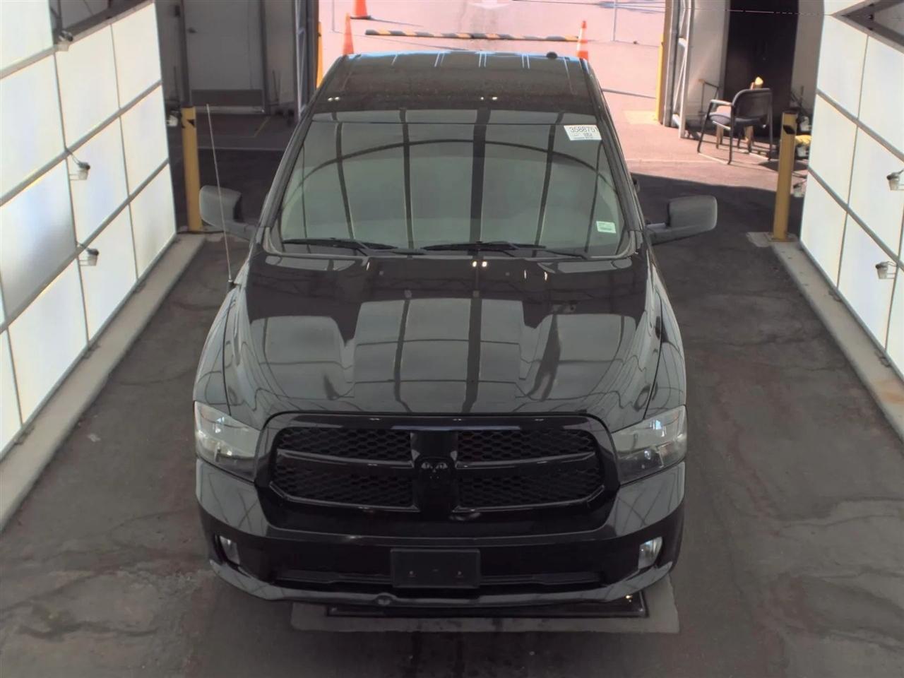 RAM 1500 Express 4x2 Quad Cab 6'4" Box 2018