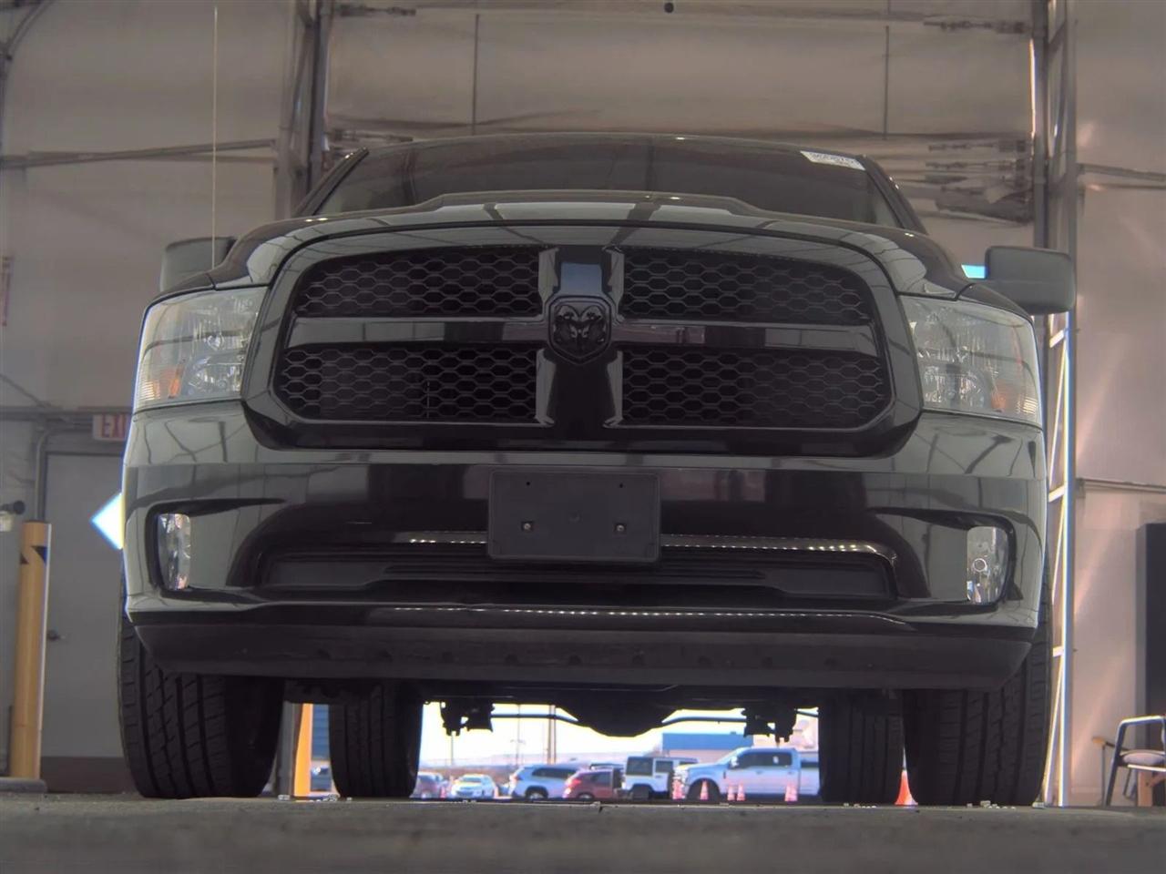 RAM 1500 Express 4x2 Quad Cab 6'4" Box 2018