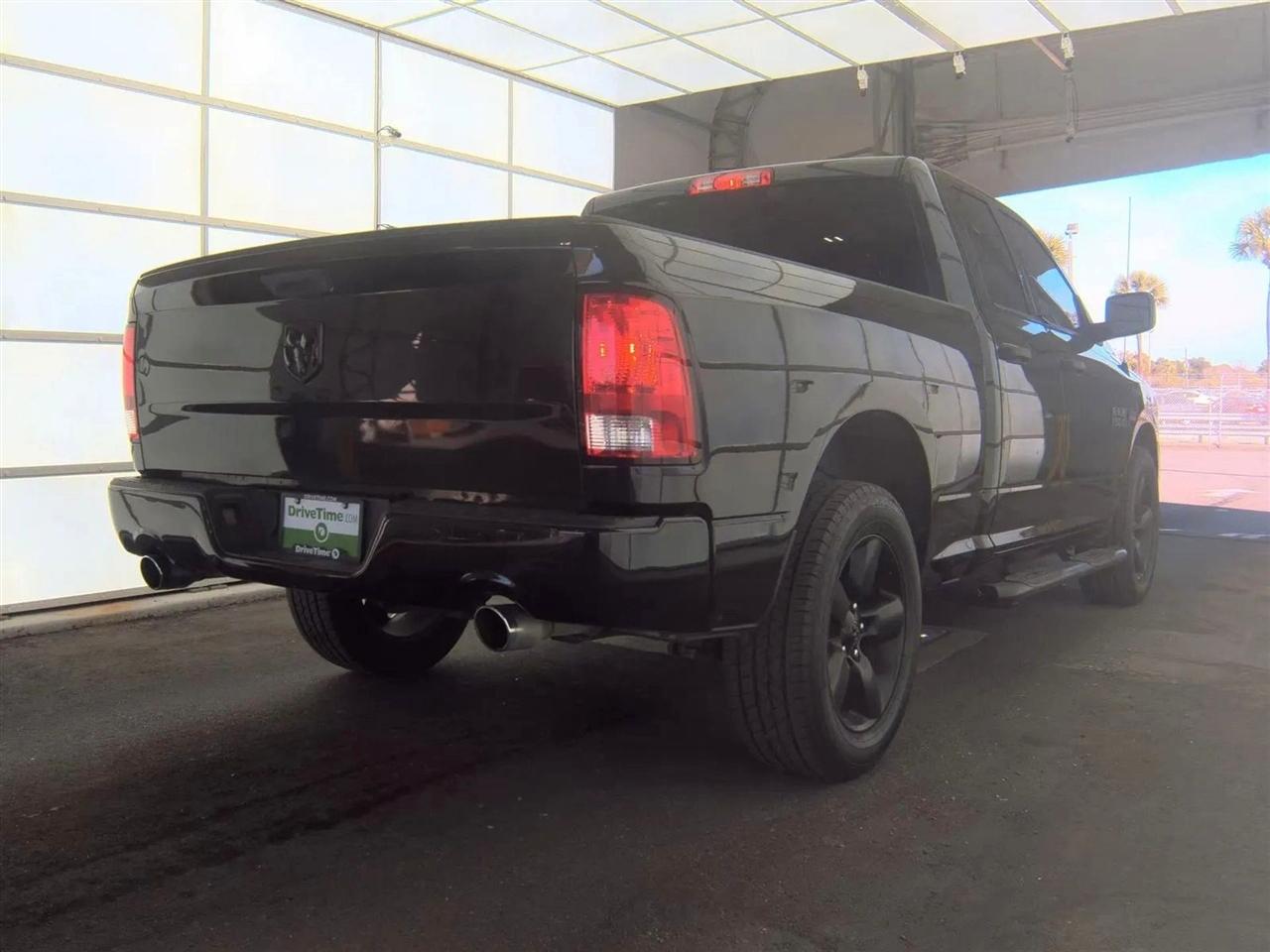 RAM 1500 Express 4x2 Quad Cab 6'4" Box 2018