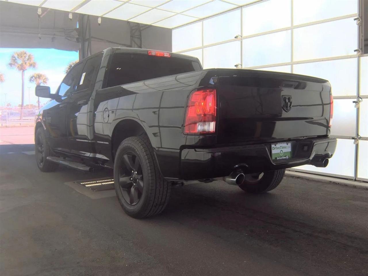 RAM 1500 Express 4x2 Quad Cab 6'4" Box 2018