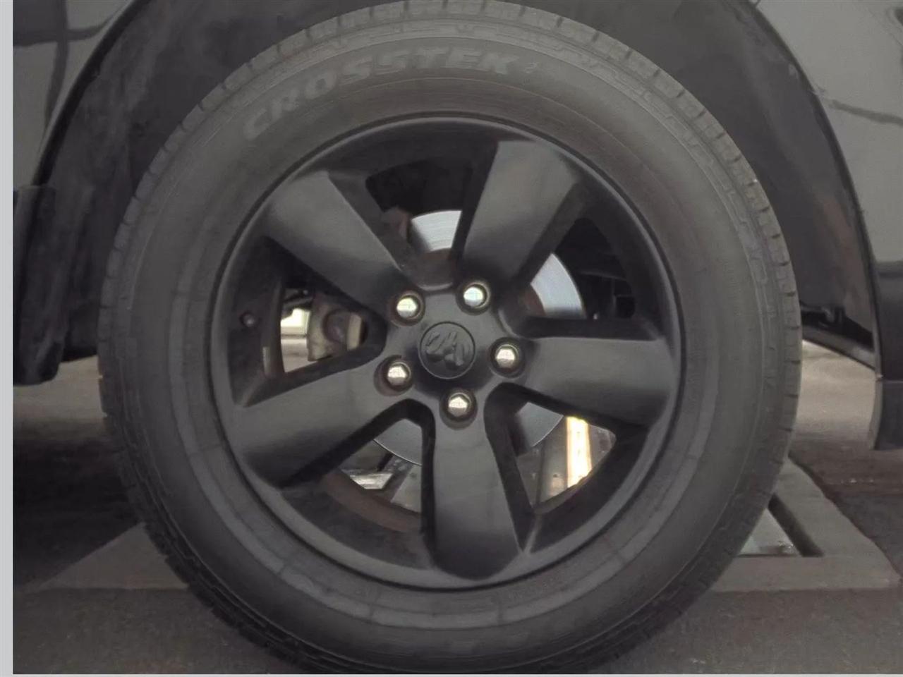 RAM 1500 Express 4x2 Quad Cab 6'4" Box 2018