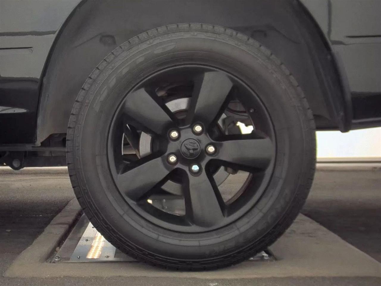 RAM 1500 Express 4x2 Quad Cab 6'4" Box 2018