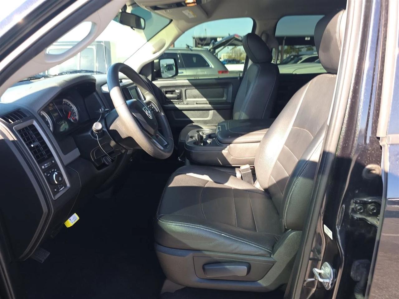 RAM 1500 Express 4x2 Quad Cab 6'4" Box 2018