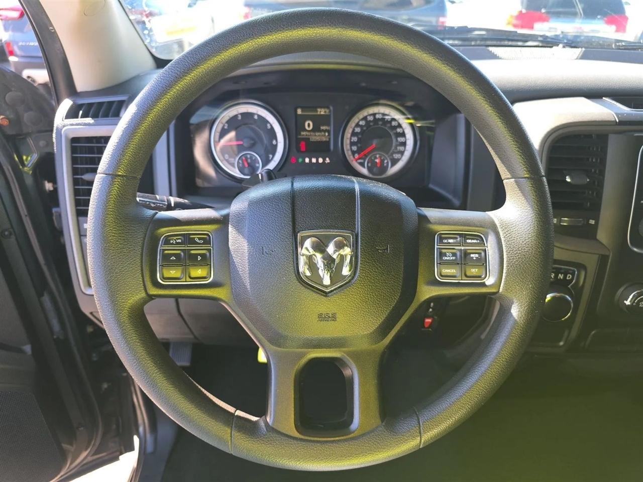 RAM 1500 Express 4x2 Quad Cab 6'4" Box 2018