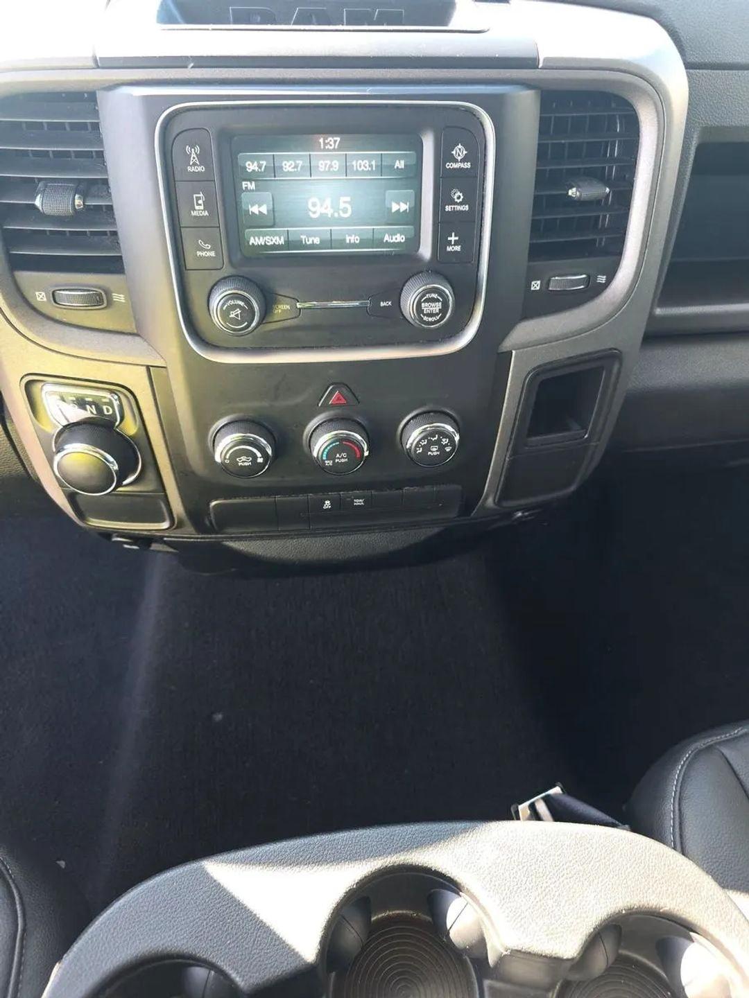 RAM 1500 Express 4x2 Quad Cab 6'4" Box 2018