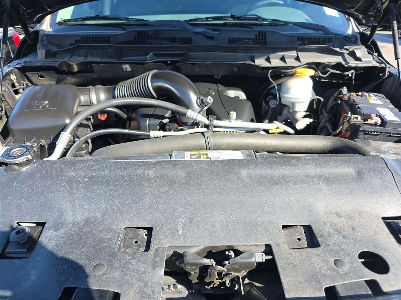 RAM 1500 Express 4x2 Quad Cab 6'4" Box 2018