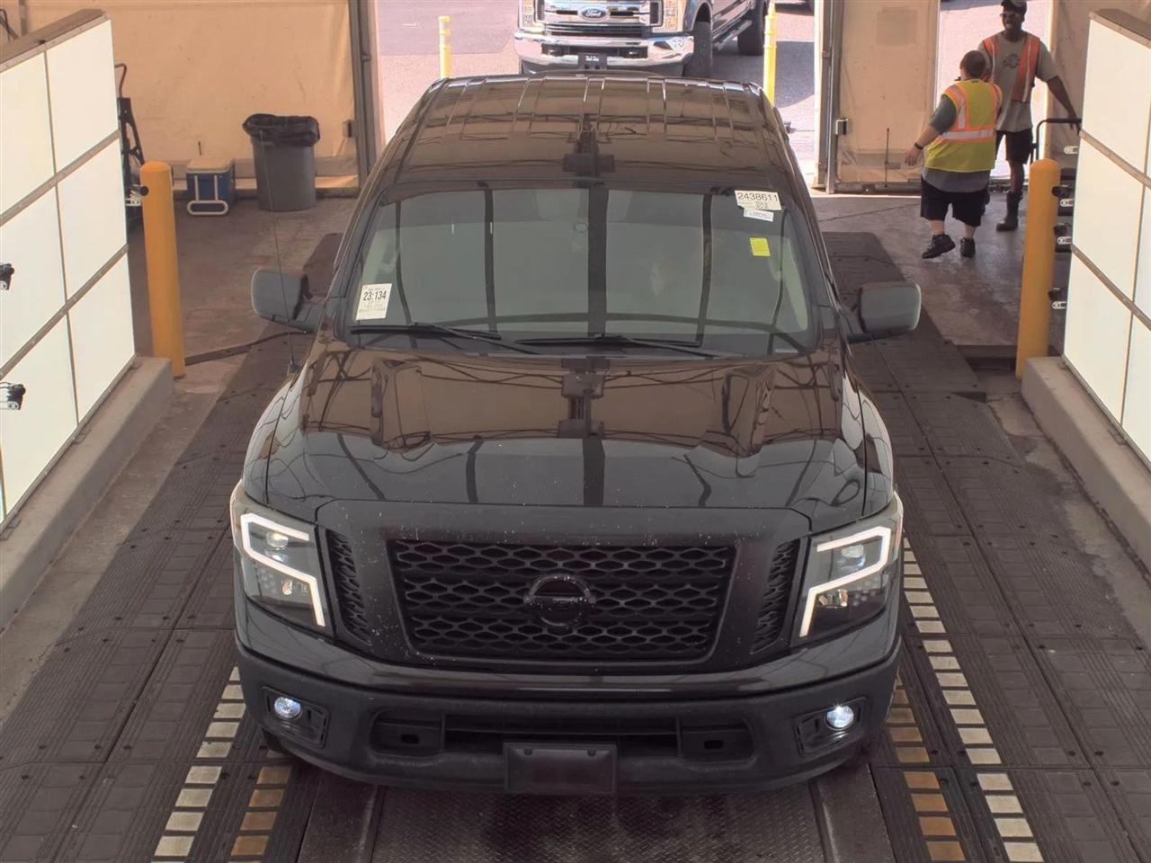 Nissan Titan 4x4 Crew Cab S 2017