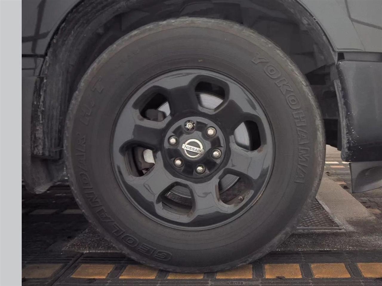 Nissan Titan 4x4 Crew Cab S 2017