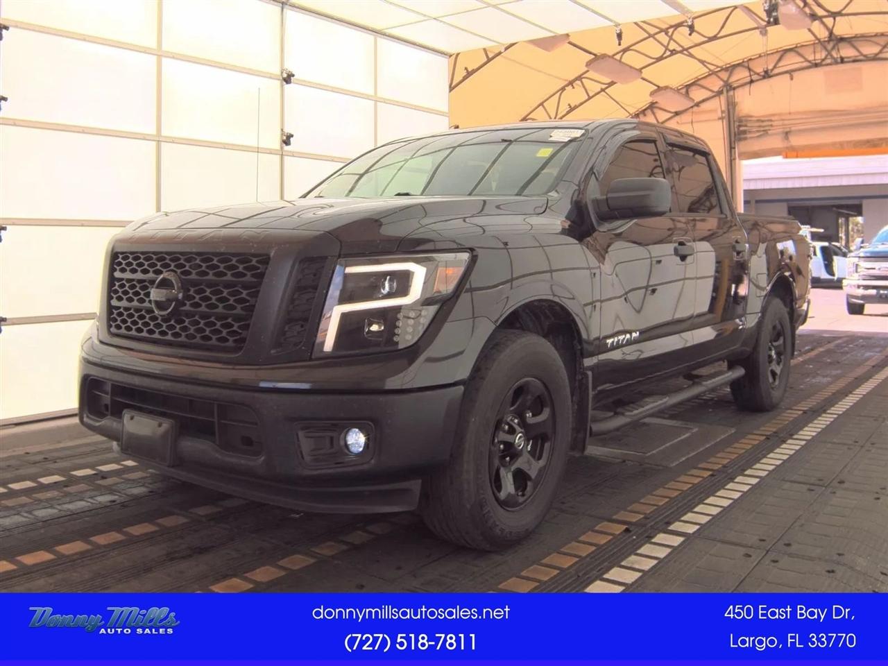 2017 Nissan Titan 4x4 Crew Cab S