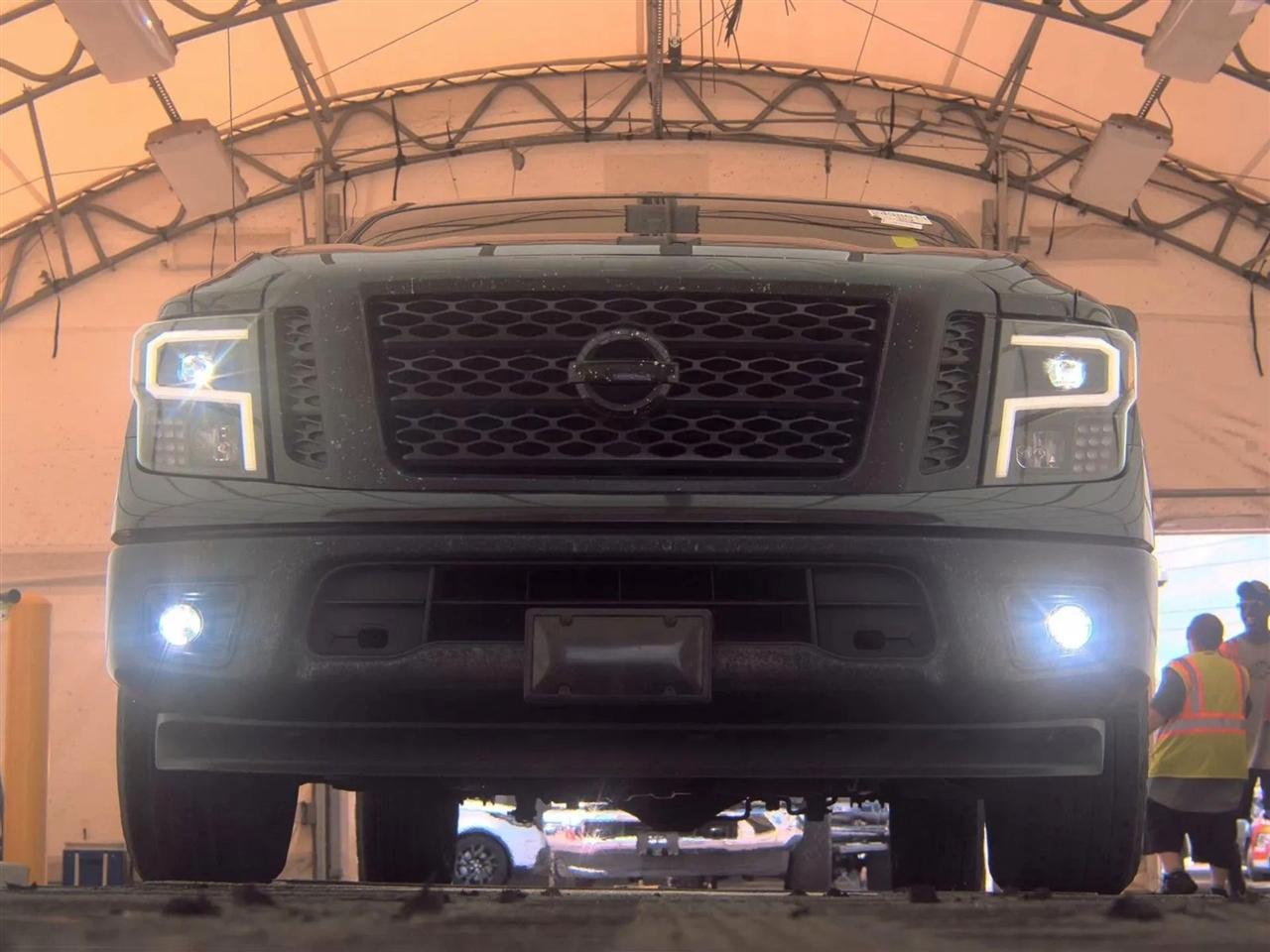 Nissan Titan 4x4 Crew Cab S 2017