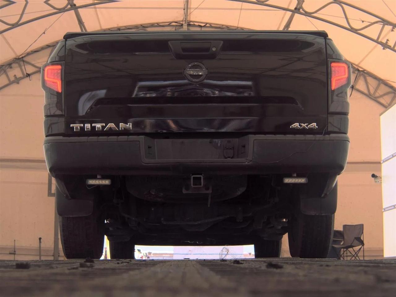 Nissan Titan 4x4 Crew Cab S 2017