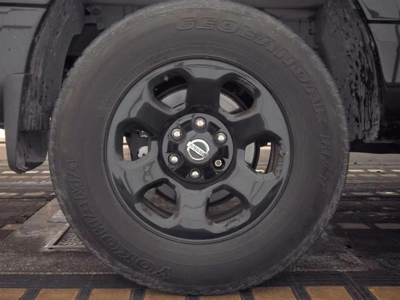 Nissan Titan 4x4 Crew Cab S 2017