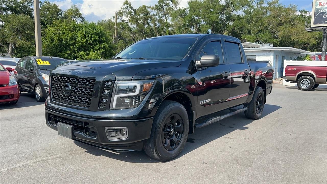 Nissan Titan 4x4 Crew Cab S 2017