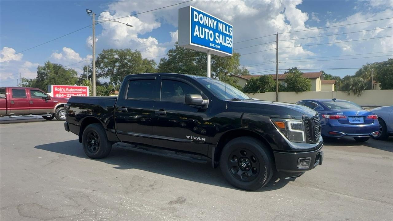 Nissan Titan 4x4 Crew Cab S 2017