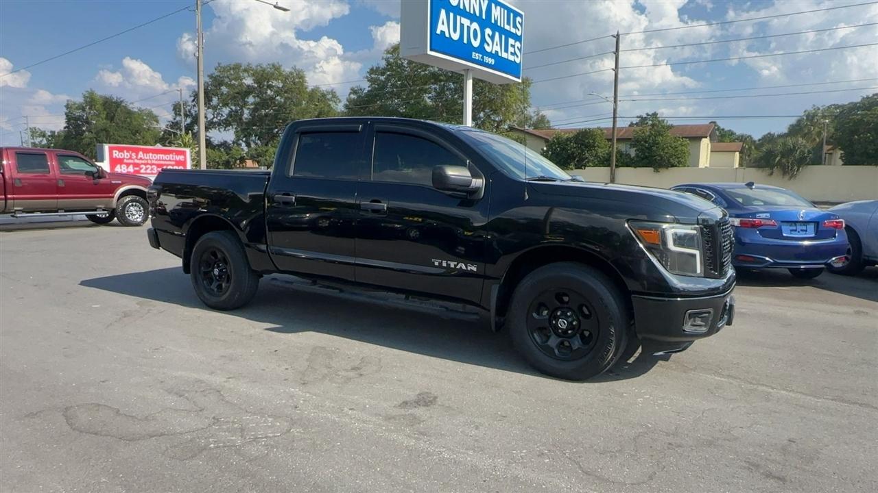Nissan Titan 4x4 Crew Cab S 2017