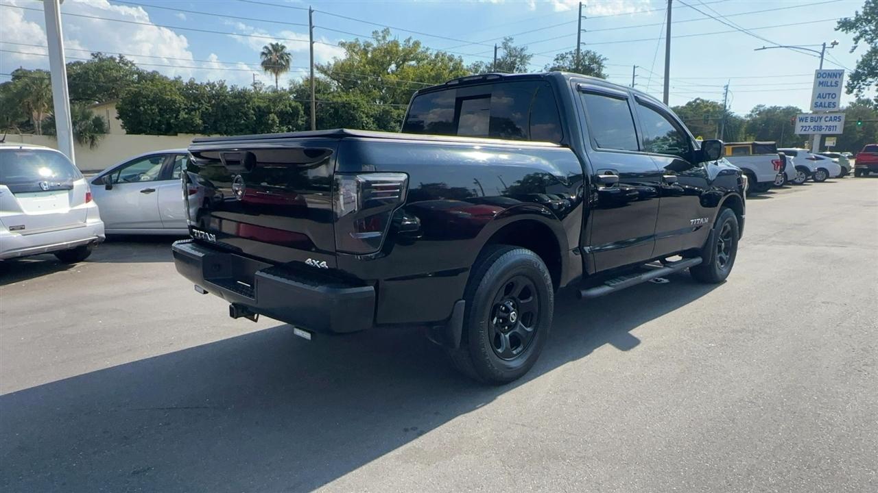 Nissan Titan 4x4 Crew Cab S 2017