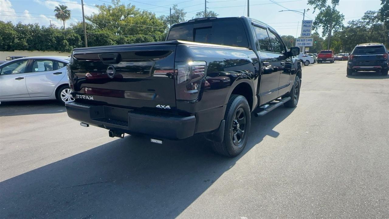 Nissan Titan 4x4 Crew Cab S 2017