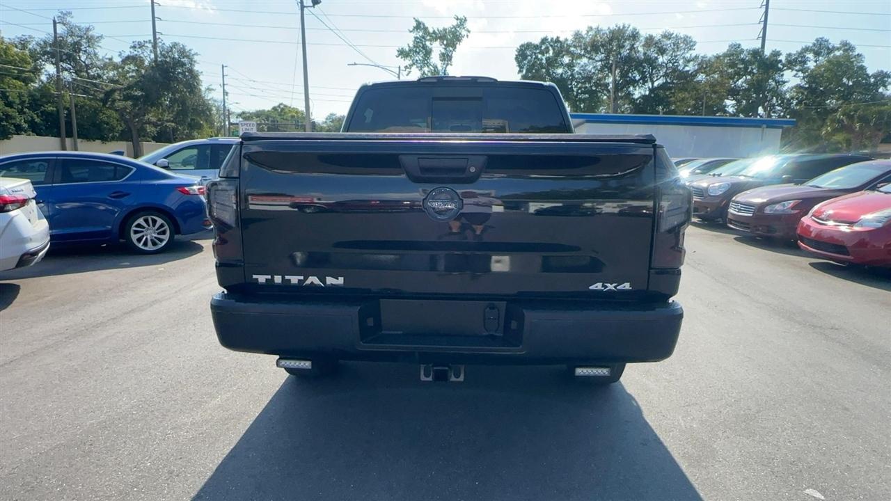 Nissan Titan 4x4 Crew Cab S 2017