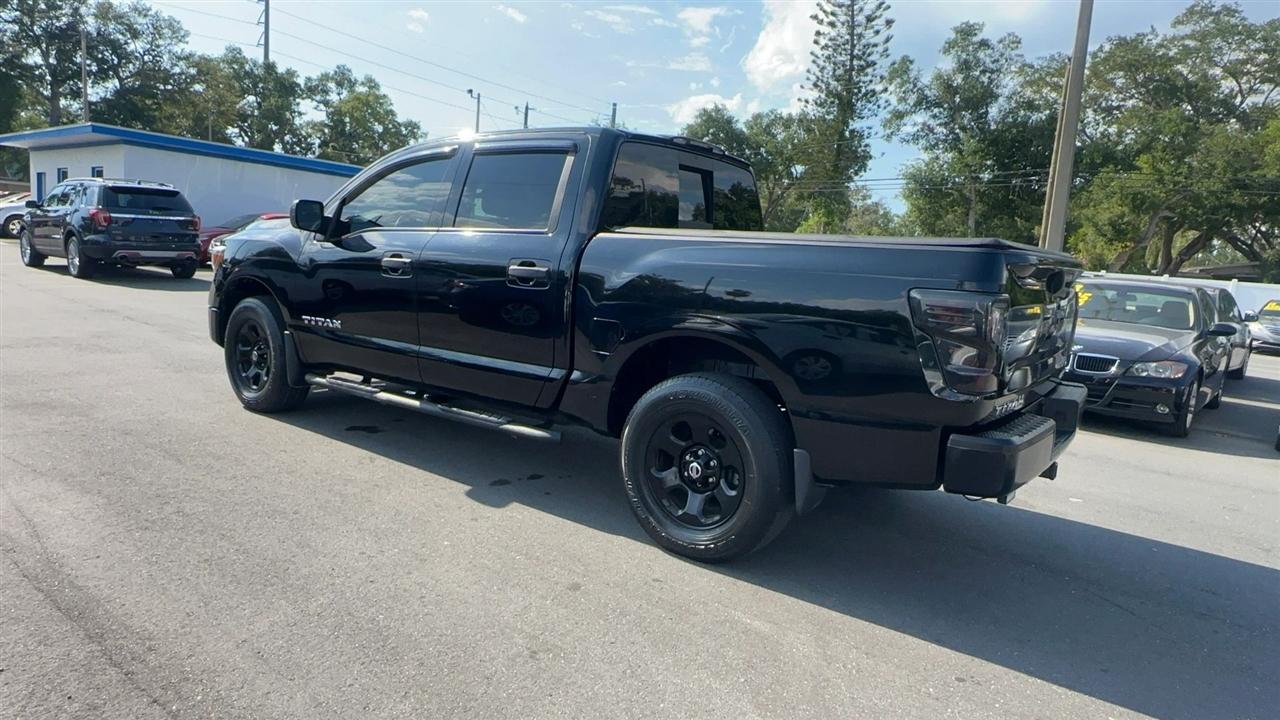 Nissan Titan 4x4 Crew Cab S 2017