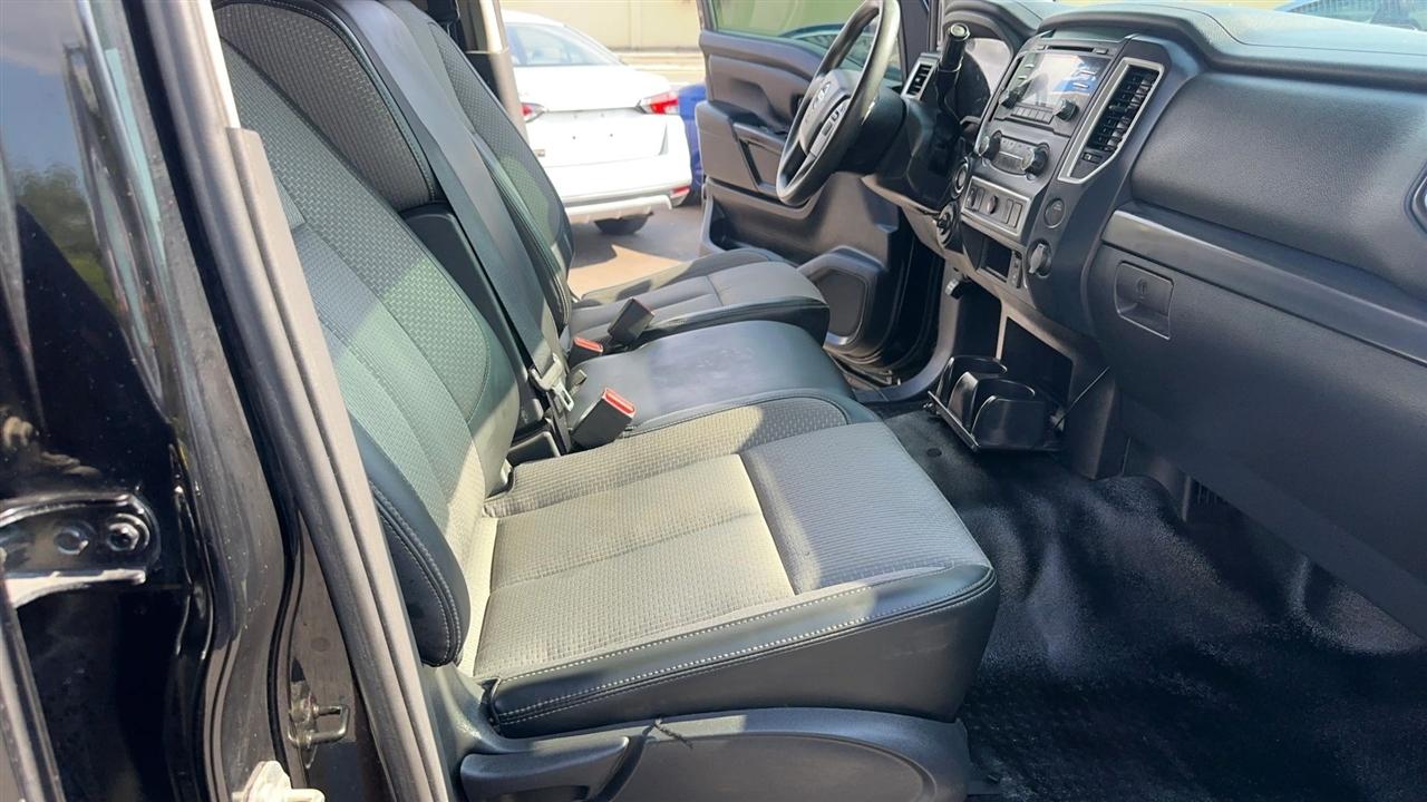 Nissan Titan 4x4 Crew Cab S 2017