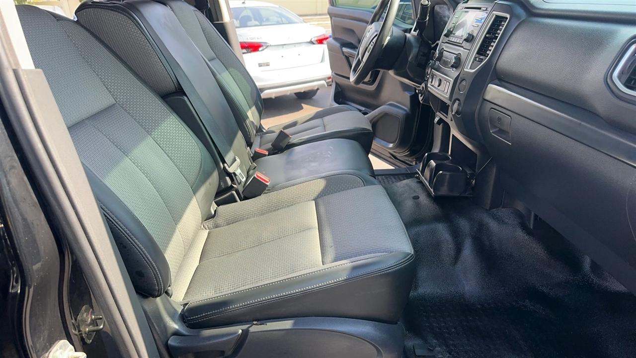 Nissan Titan 4x4 Crew Cab S 2017
