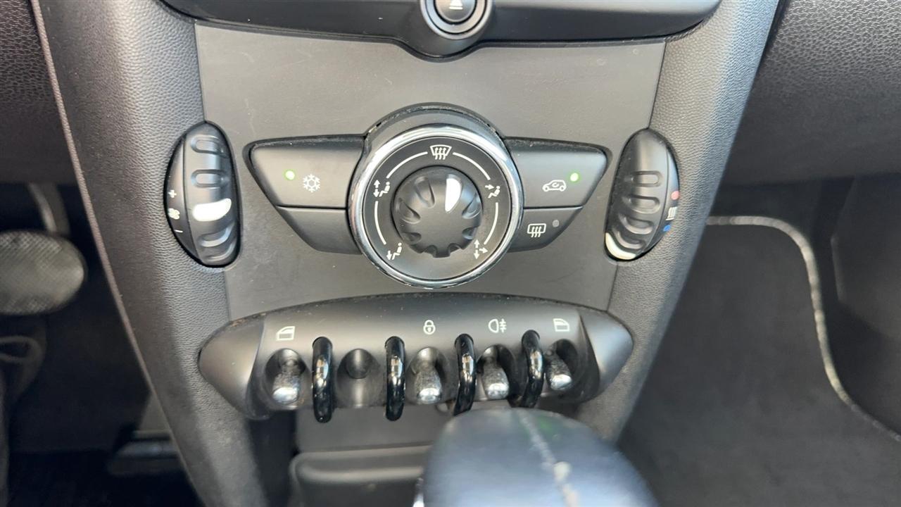 MINI Cooper Hardtop 2dr Cpe 2012