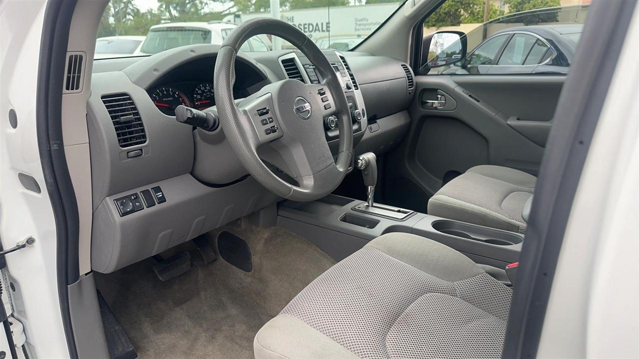 Nissan Frontier Crew Cab 4x2 SV V6 Auto 2018