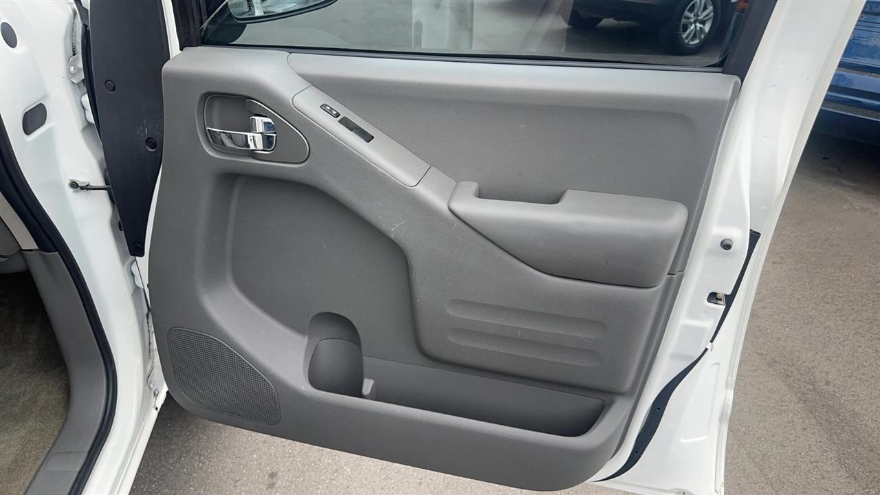 Nissan Frontier Crew Cab 4x2 SV V6 Auto 2018